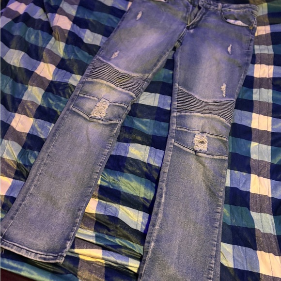 Light Blue Distressed RUE21 Jeans - Picture 3 of 8